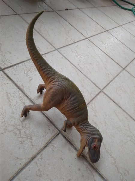 megalos dinosavros