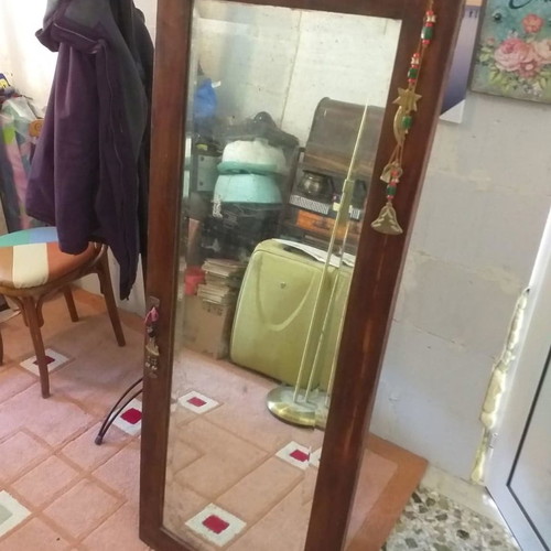 Bijouterie mirror in heavy frame 137x80 cm in very good condition