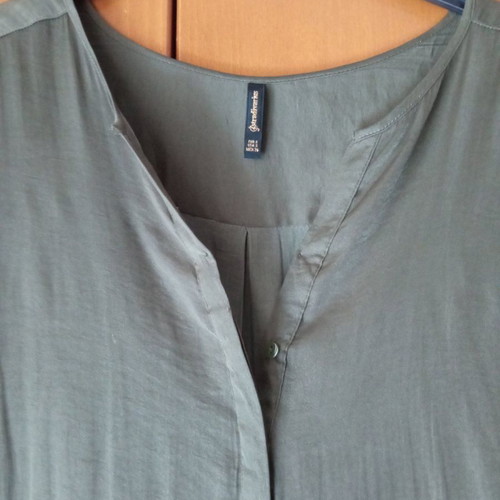 Stradivarius khaki satin long loose shirt with 3/4 sleeve used, size S