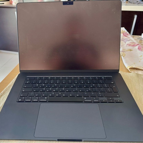 Apple MacBook Air 15" M2 laptop, 8GB RAM, 256GB SSD