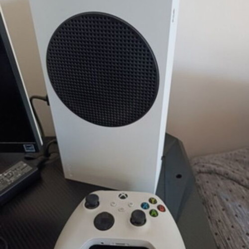 Xbox Series S console