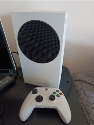 Xbox Series S console
