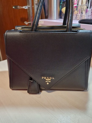 Τσάντα Prada μεταχειρισμένη, μαύρη