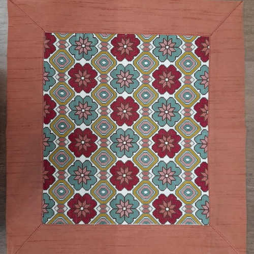 Towel with geometric pattern and daisies new