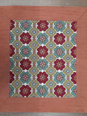 Towel with geometric pattern and daisies new