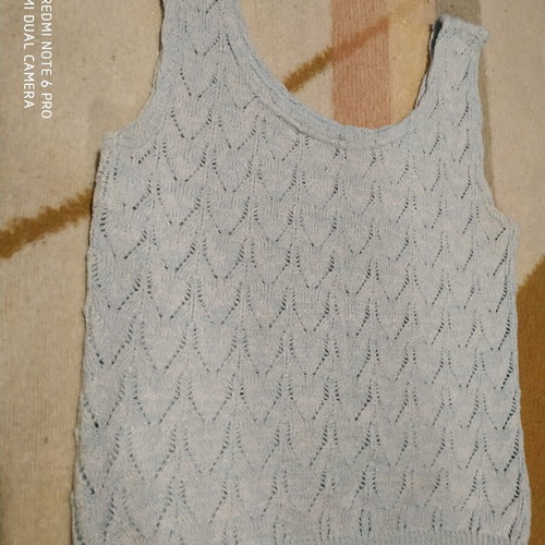 Knitted sleeveless top size M turquoise like new