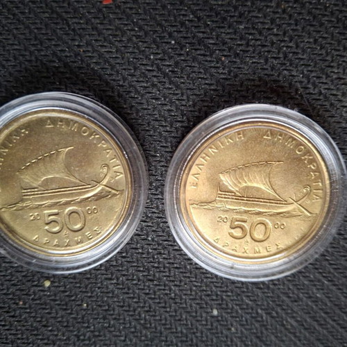 50 Drachma Coins 2000 new, pack of 10 with capsules