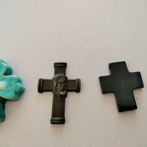 Cross pendants used, pack of 10, various materials and sizes