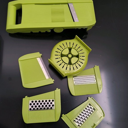 Mastrad Paris Mandoline slicer like new with multiple blades