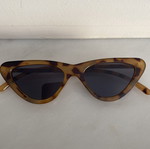 Sunglasses with tortoiseshell frame like new