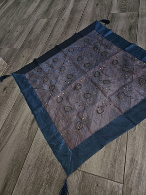 Tablecloth 82×82cm like new