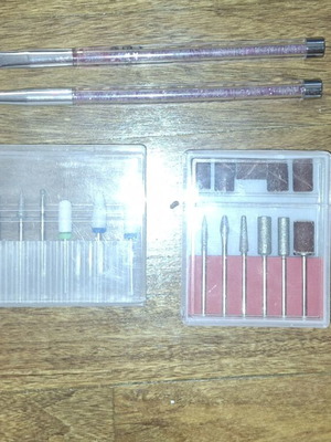 Nail set with professional nail drill bits, brushes and 2 nail pushers