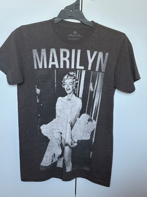 Marilyn Monroe gray T-shirt size S like new
