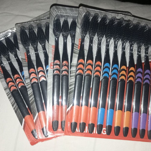 Toothbrushes new, pack of 40 pieces