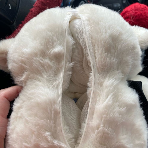 Handmade tissue holder like new with lamb design for car