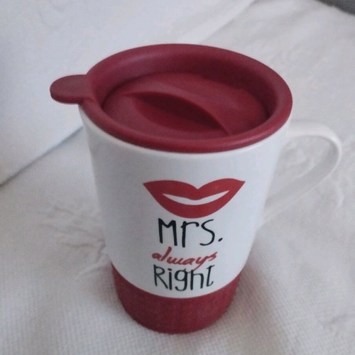Ceramic mug Mrs always Right with silicone lid like new