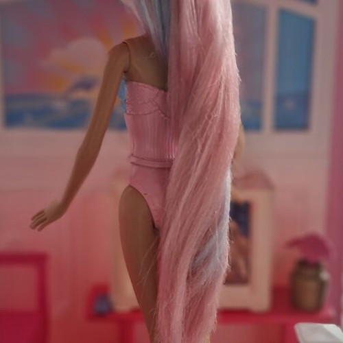 Barbie doll with very long hair like new
