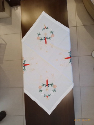 Christmas table runner with festive embroidery like new (81x74 cm)