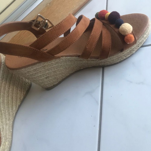 Platform sandals size 39 new with colorful pom-poms