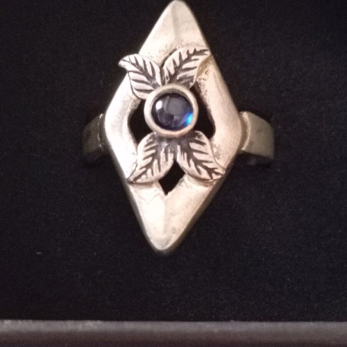 Silver 925 ring new with blue stone, size 62