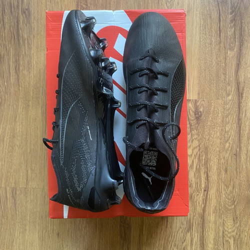 Puma Ultra football boots, black, size 44.5