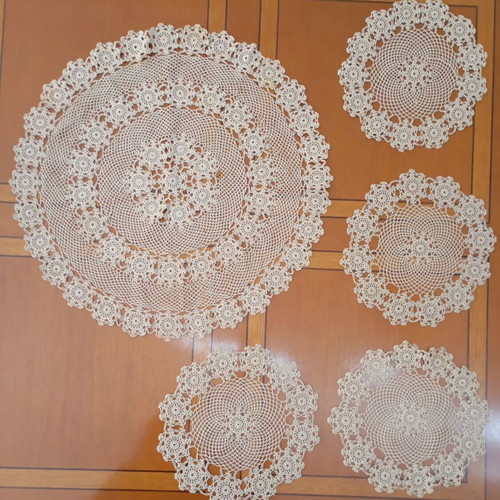 Table linens set like new