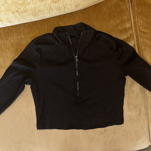 Shein black cropped top with zipper, like new, size M