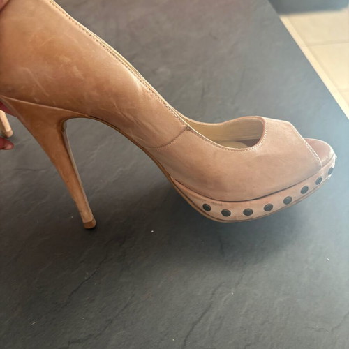 Peep toe pumps used, beige leather, size 38