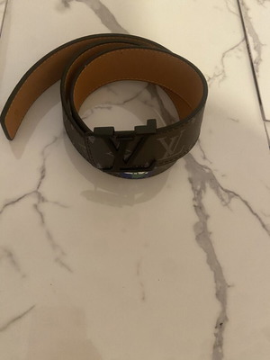 Louis Vuitton belt new, black