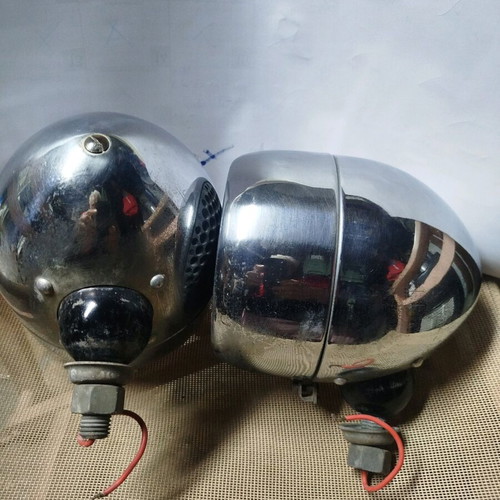 Vintage car beam headlights used in very good condition