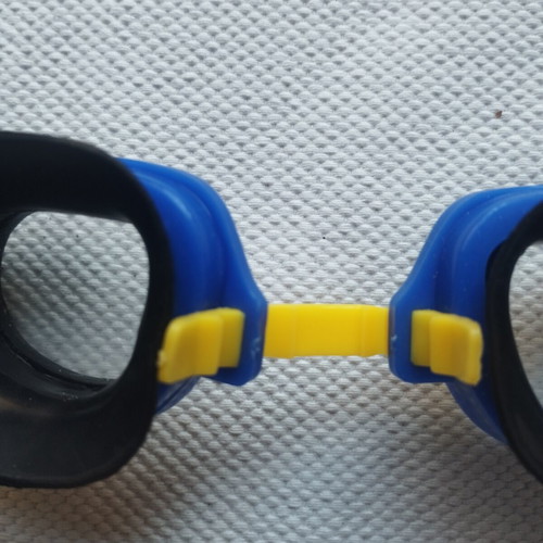 Swimming goggles like new, adjustable strap