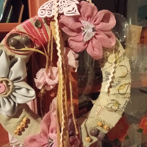 Handmade decorative wreath, like new