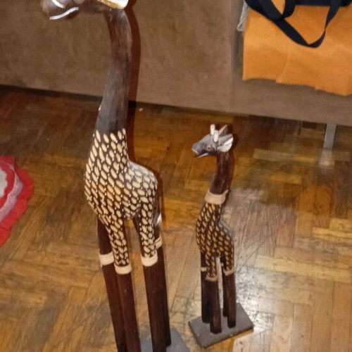 Wooden giraffes mom and baby like new decorative