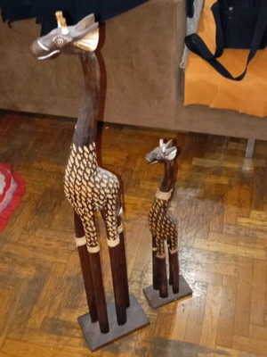 Wooden giraffes mom and baby like new decorative