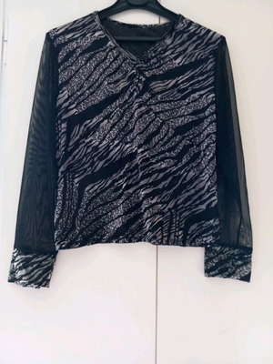 Μπλούζα με διάφανα μανίκια και βελούδινη υφή, μέγεθος S, σαν καινούργια