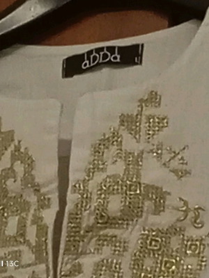 Blouse with long sleeves and gold embroidery new, size M