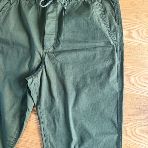 H&M men's khaki chino pants, relaxed fit, size L