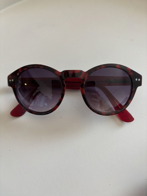 Oliver sunglasses used, burgundy frame