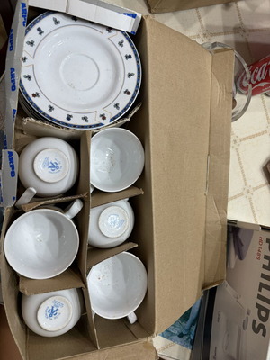 Set of cups and saucers, new