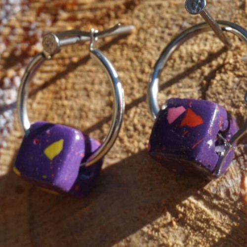 Earrings handmade from scratch, like new, ecological resin purple hoops 2.5 cm