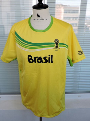 Brazil Shirt 2014 FIFA World Cup Yellow Official Replica Size XL like new
