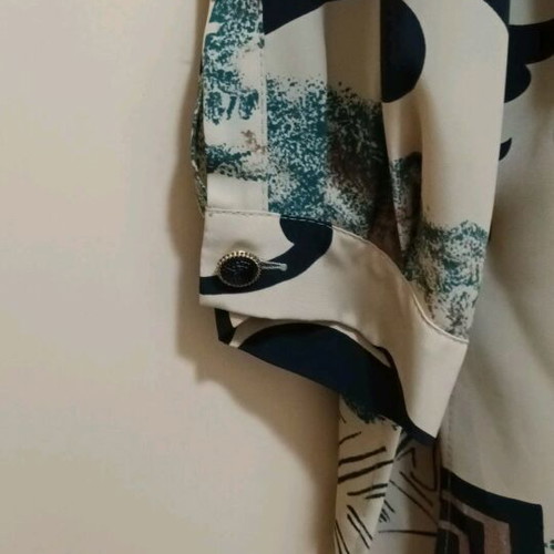 Dynasta tunic shirt L with beautiful colors and buttons