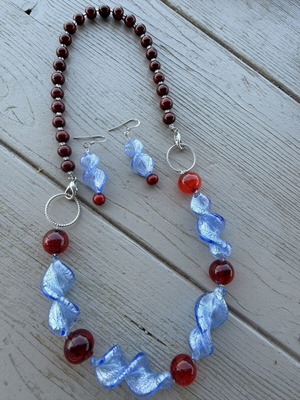 Murano set like new, blue and red