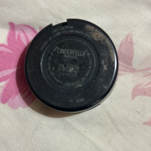 Mac Cinderfella eyeshadow almost new, used once