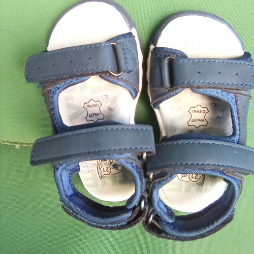 Baby leather sandals IQ size 21 like new