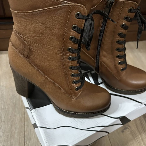 Classico leather ankle boots with heel, size 39, brown