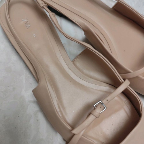 Zara low leather sandals size 41, like new