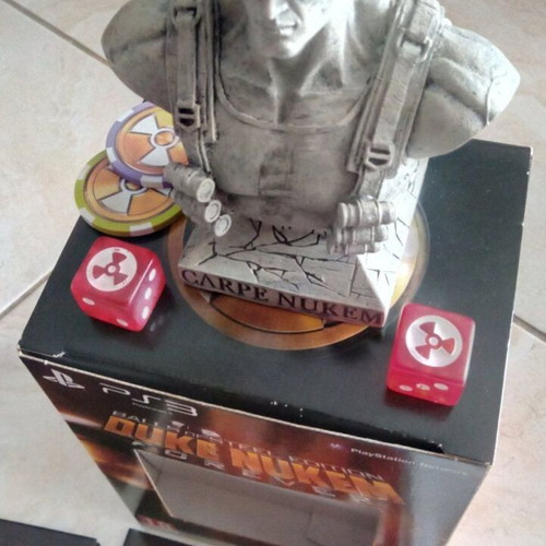 Duke Nukem Forever Balls of Steel Edition statue like new without game