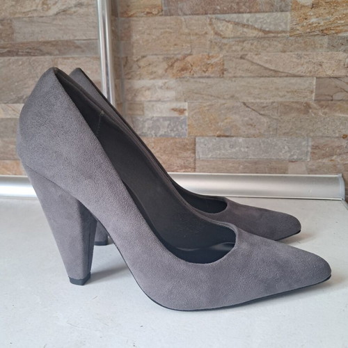 Exe pumps size 38 like new, anthracite suede texture