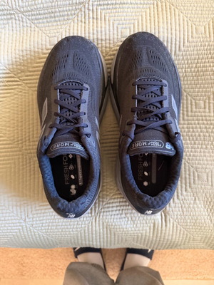 New Balance Fresh Foam X More V5 athletic shoes like new, size 44, black